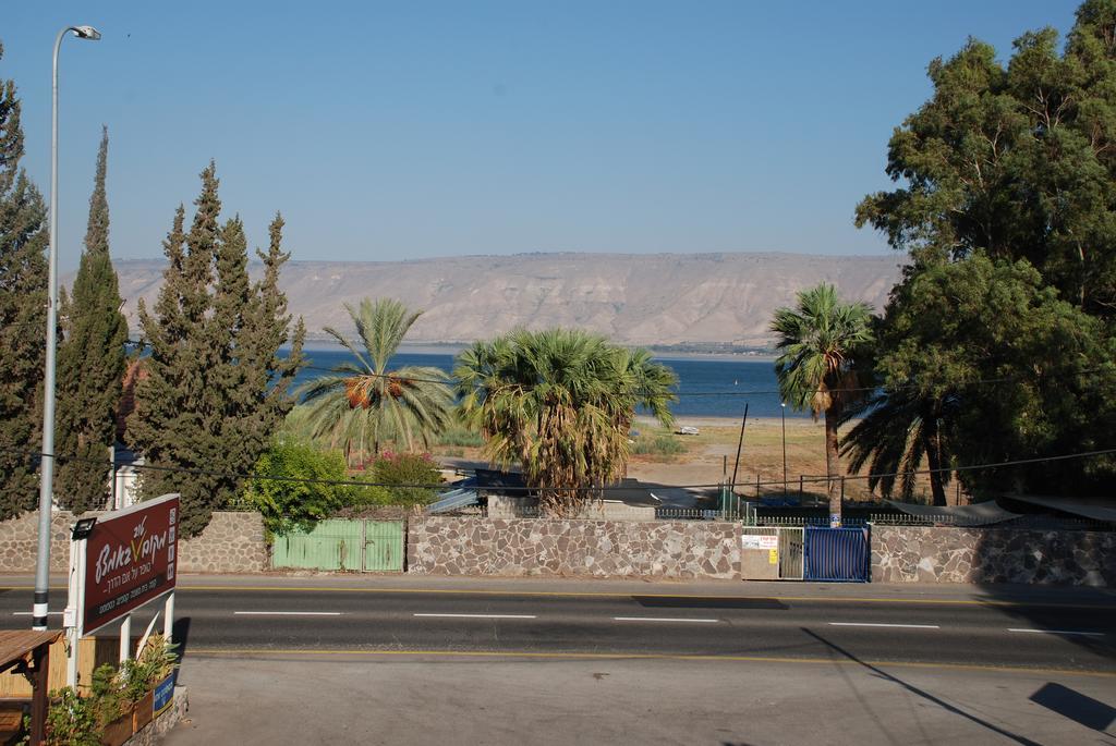 キネレット בקתה מקום טוב באמצעヴィラ エクステリア 写真